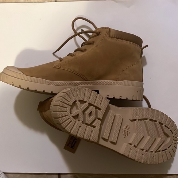 Palladium Authentic Style ankle Boots 9.5 US/7.5 UK - Picture 4 of 10